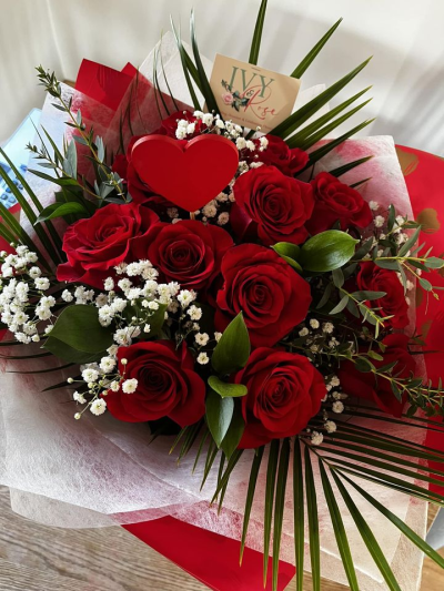 12 Red Roses - 12 Red Roses with foliage